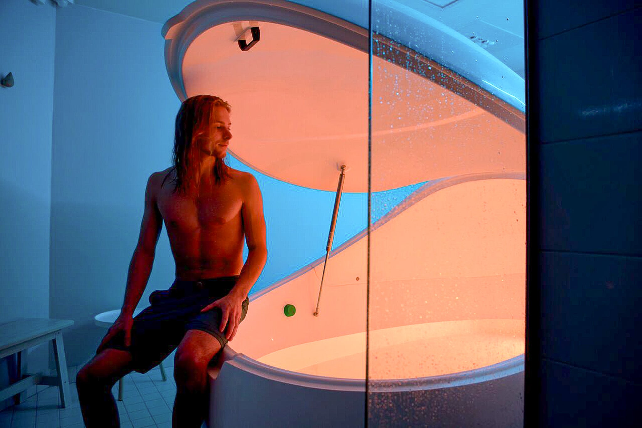 Vmax Float Pod- Fully Enclosed Sensory Pod with LED Lighting and Quiet Filtration System